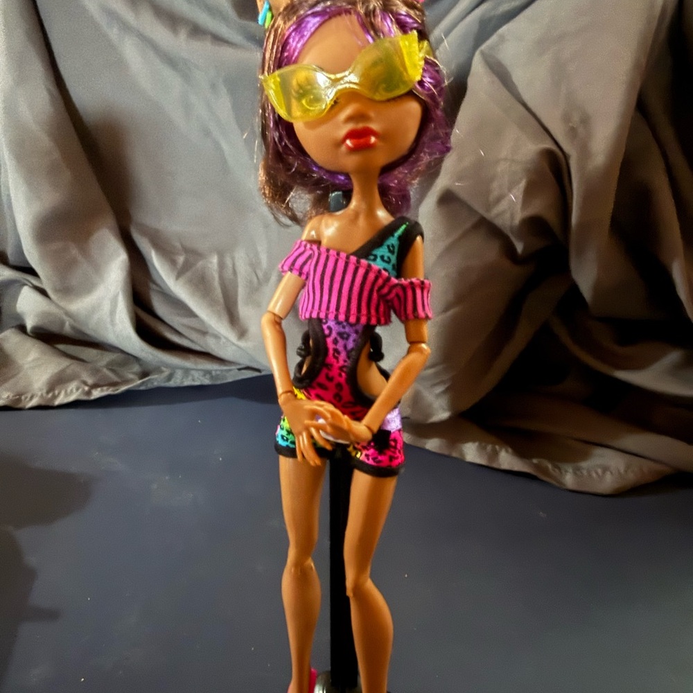 Monster High Gloom Beach Clawdeen Wolf
